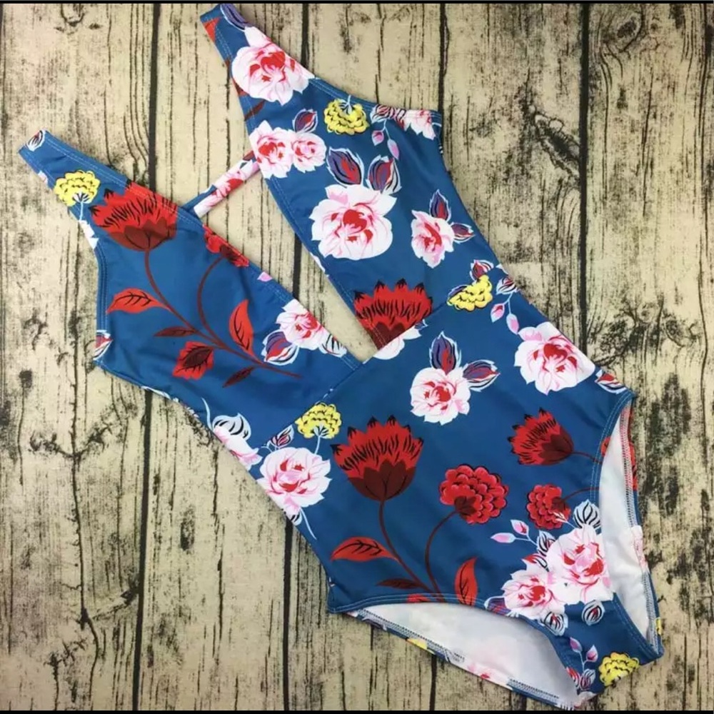 🏝Sexy Deep Plunge Floral One Piece Monokini🏝 - Picture 2 of 4